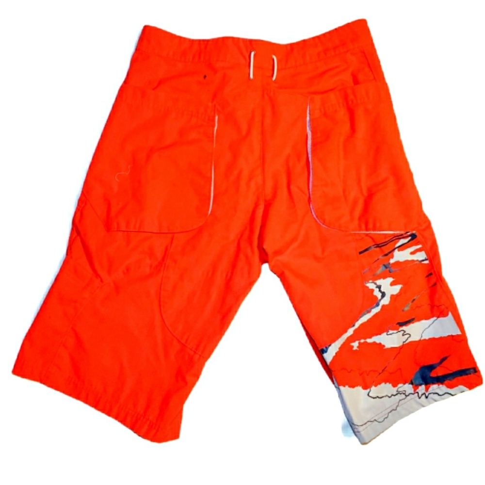 Nike ACG Men's Woven Cargo Shorts 32
Medium Red